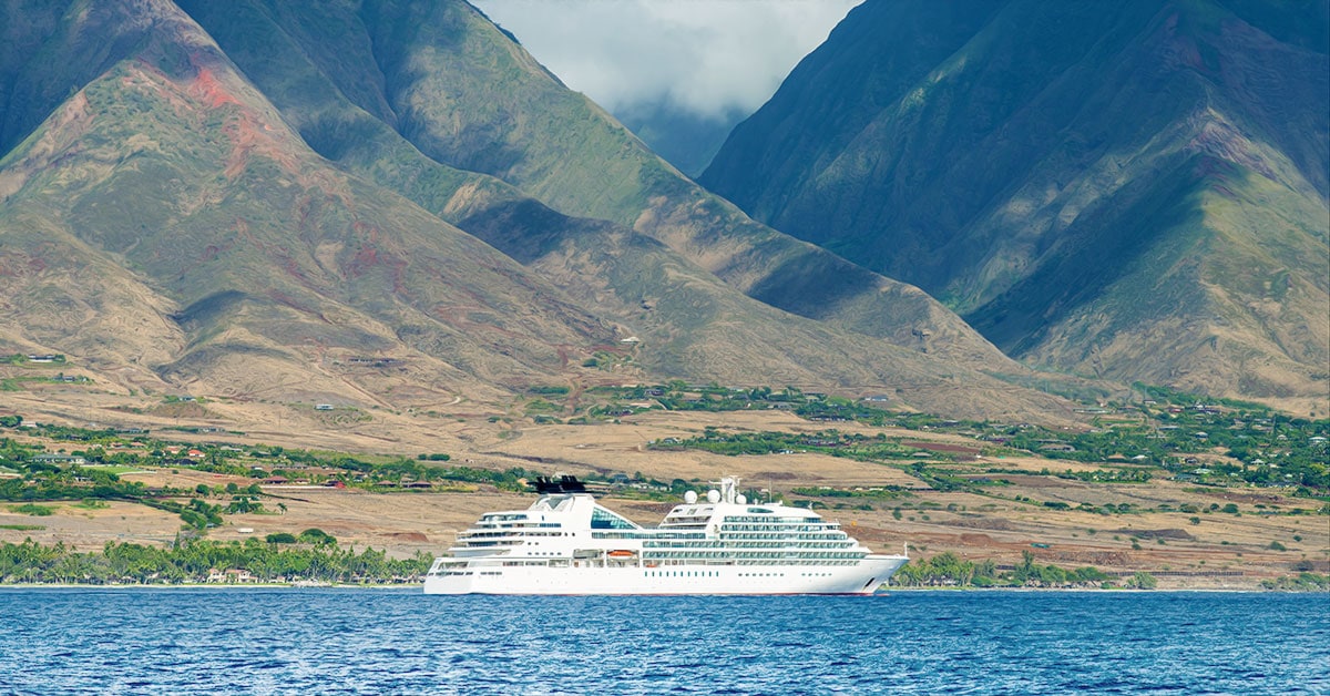 cruise liner Maui Hawaii