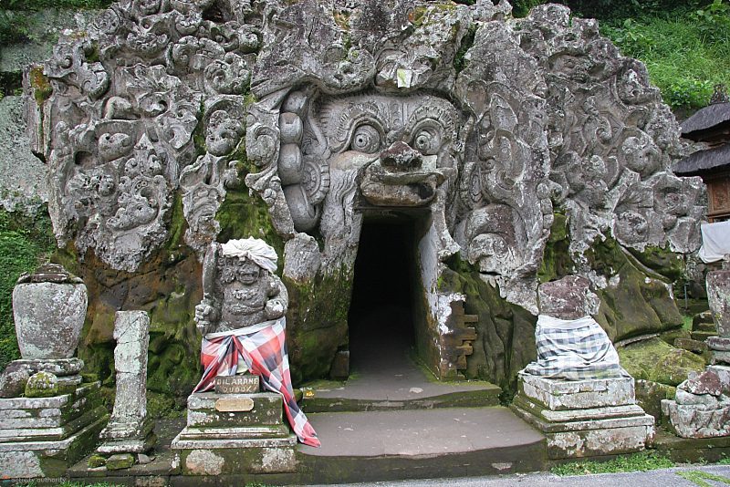 Visiting Bali Cave